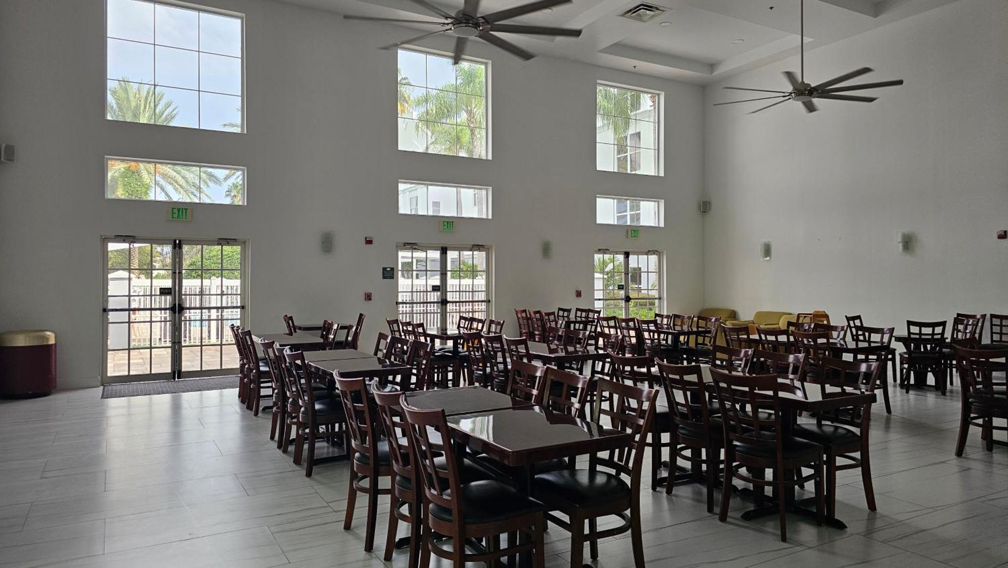 Surestay Plus By Best Western Orlando Lake Buena Vista Luaran gambar